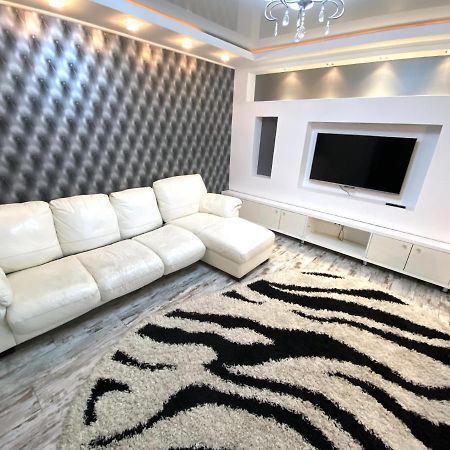 Bright Luxury Apartment Near Center Kisinyov Kültér fotó