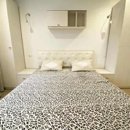 Bright Luxury Apartment Near Center Kisinyov Kültér fotó
